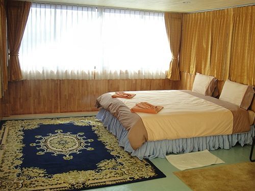 Baan Hill Phuket Курортный комплекс 3*