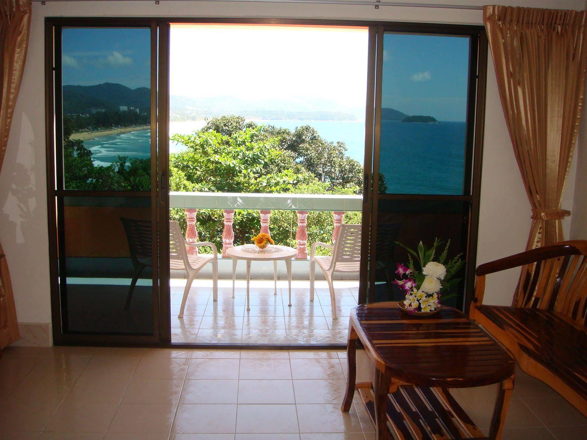 Baan Hill Phuket 3* Карон
